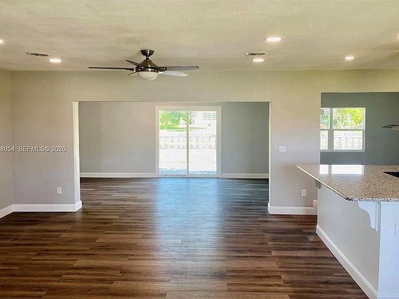 4th image of 573 Wimbrow Dr
