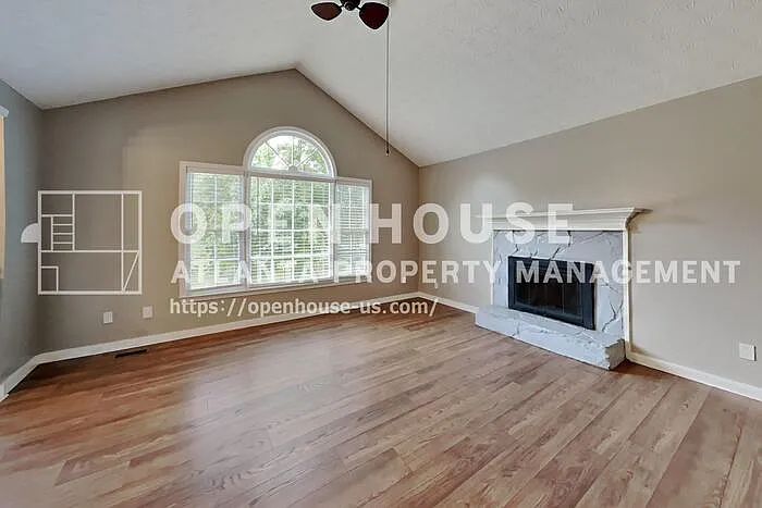 3 bed, 2.0 bath, 1438 sqft, $1,990 — Photo 4