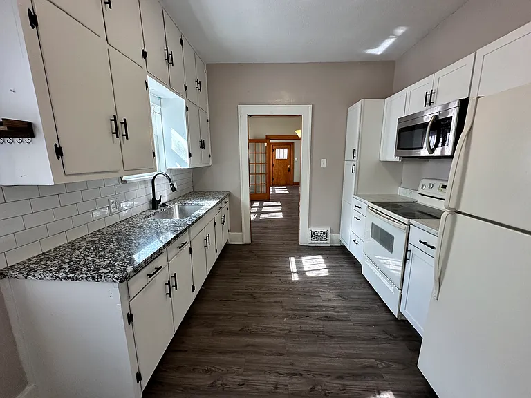1318 S Hydraulic Ave — Photo 10