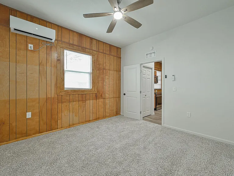 709 SE 10th St — Photo 12