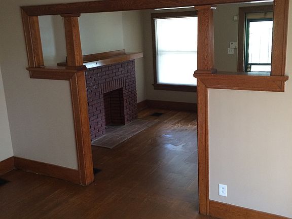 3rd image of 38 E Maplewood Ave