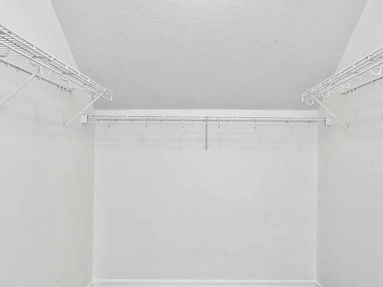 16013 Stags Leap Dr — Photo 25