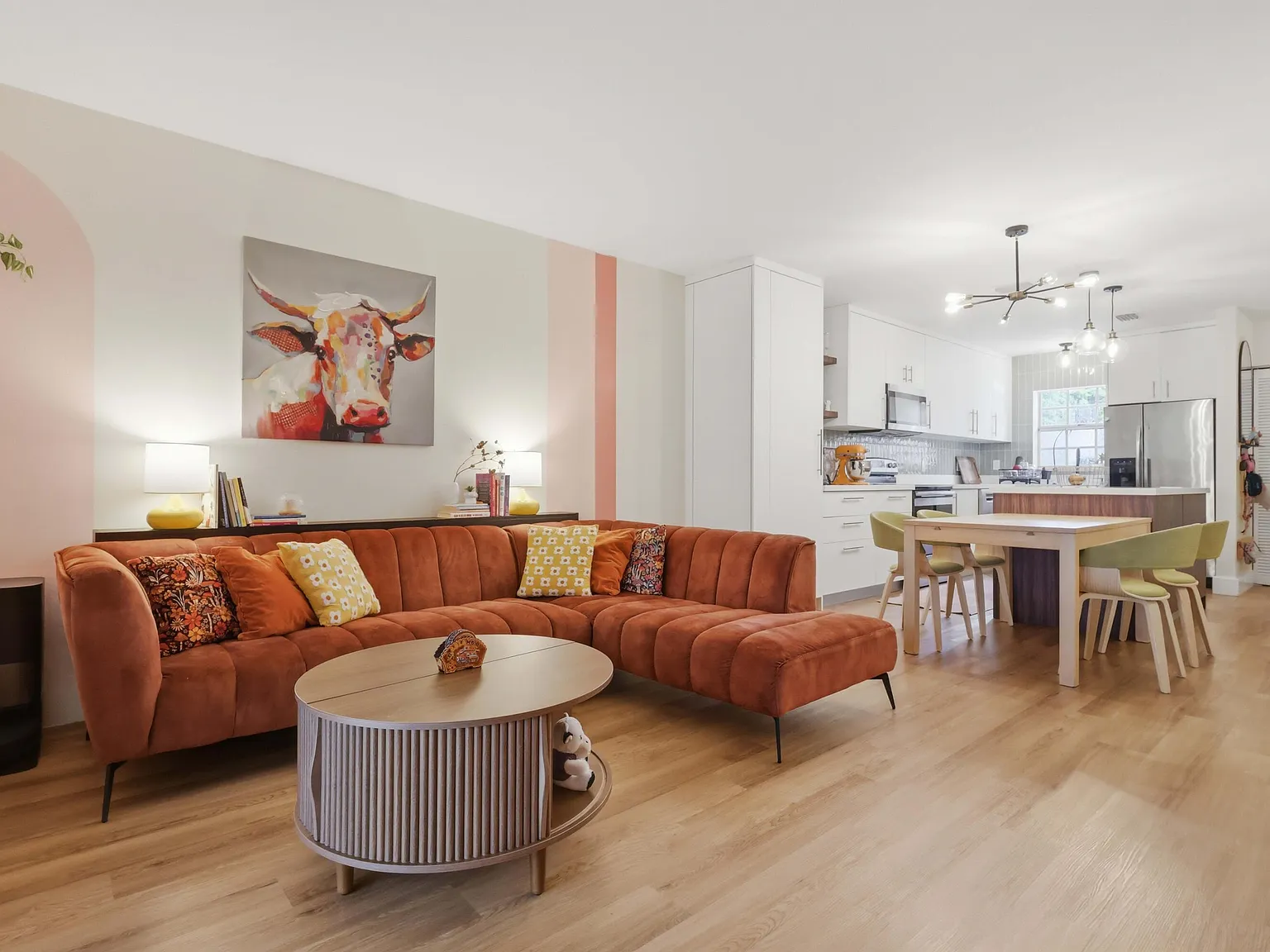 2 bed, 1.5 bath, 1090 sqft, $2,800 — Photo 1