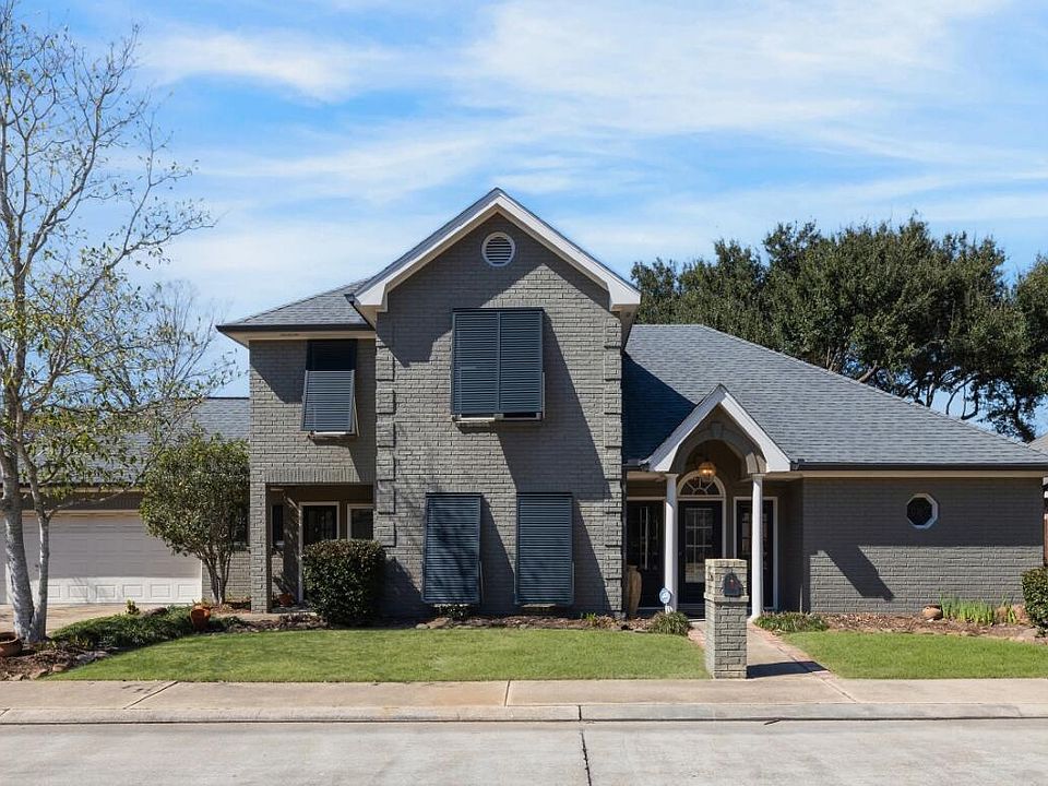 1st image of 204 Leicester Ln