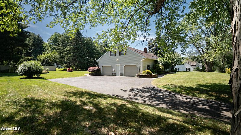 4th image of 559 Bloomingrove Drive