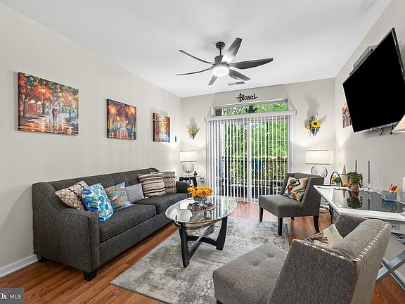 3rd image of 1321 Karen Blvd APT 301