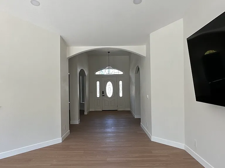 1555 Taylor Ln — Photo 22