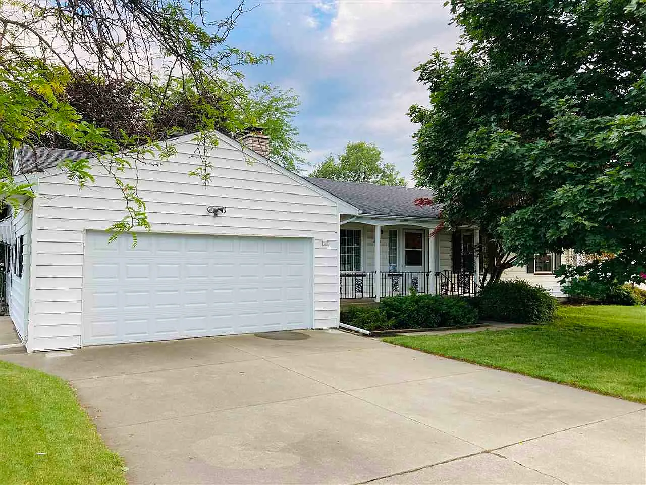 2994 Continental Dr photo 1