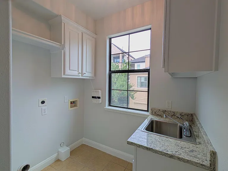 1307 Riverine Ct — Photo 21