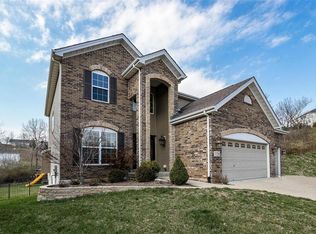 326 Lauren Lndg, Ballwin, MO 63021