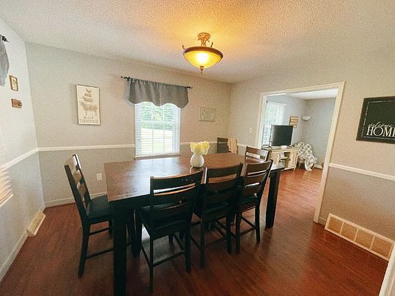 5th image of 624 Locksley Dr