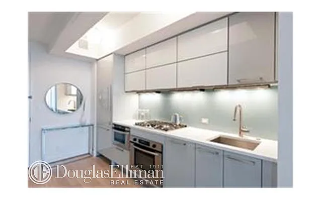 Rented by Douglas Elliman | media 16