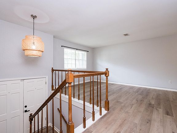 5th image of 10 Cherrywood Ct