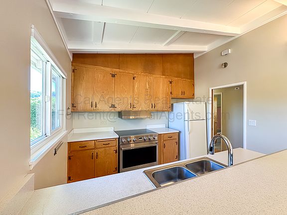 4th image of 4220 Santa Rita Rd #1