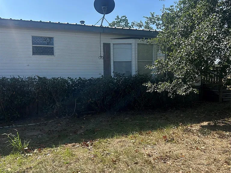 16494 FM 1774 — Photo 9
