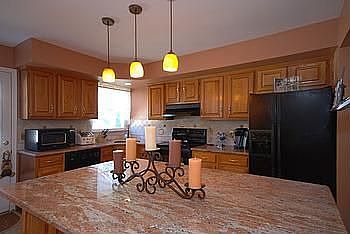 5th image of 411 Tulip Ave