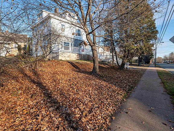 3rd image of 132 Almont Ave