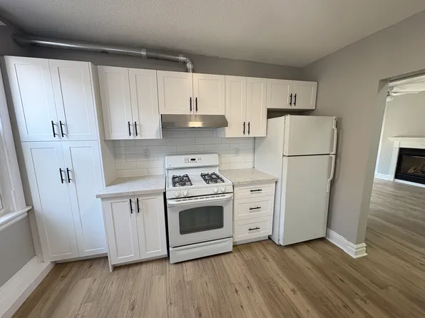 144 Locke St S #5, Hamilton, ON L8P 4A9