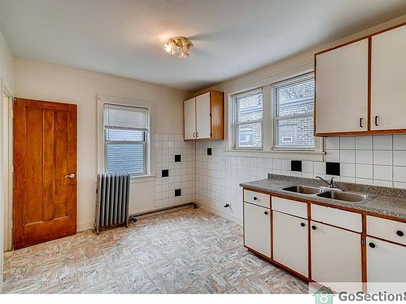 3rd image of 5955 S Sacramento Ave #59553