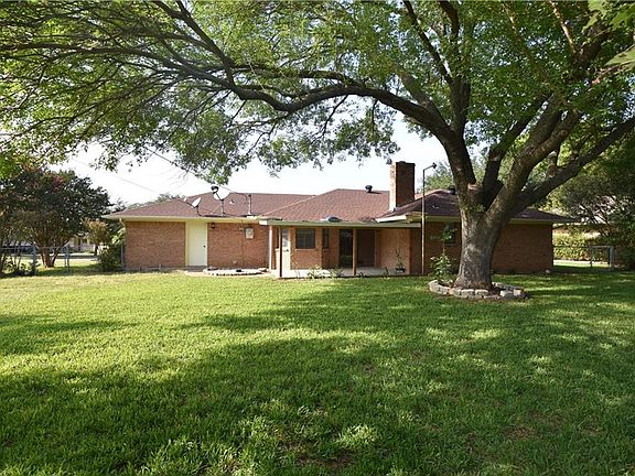 5th image of 110 Garland Dr