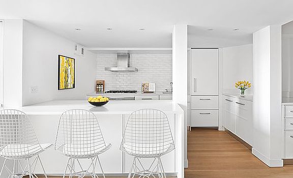 4th image of 421 Hudson St APT 208