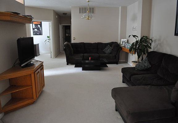 5th image of 246 Vista Cir #15C