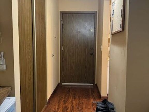 2nd image of 930 Westbrooke Way APT 2