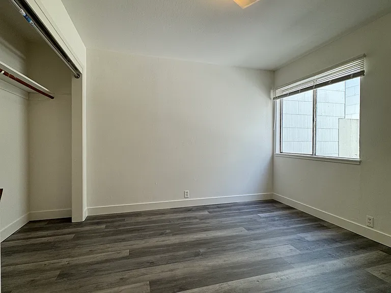 2541 Folsom St #4 — Photo 7
