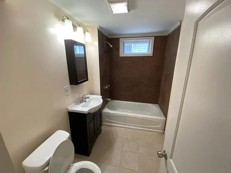 2133 Niagara St #2 — Photo 4