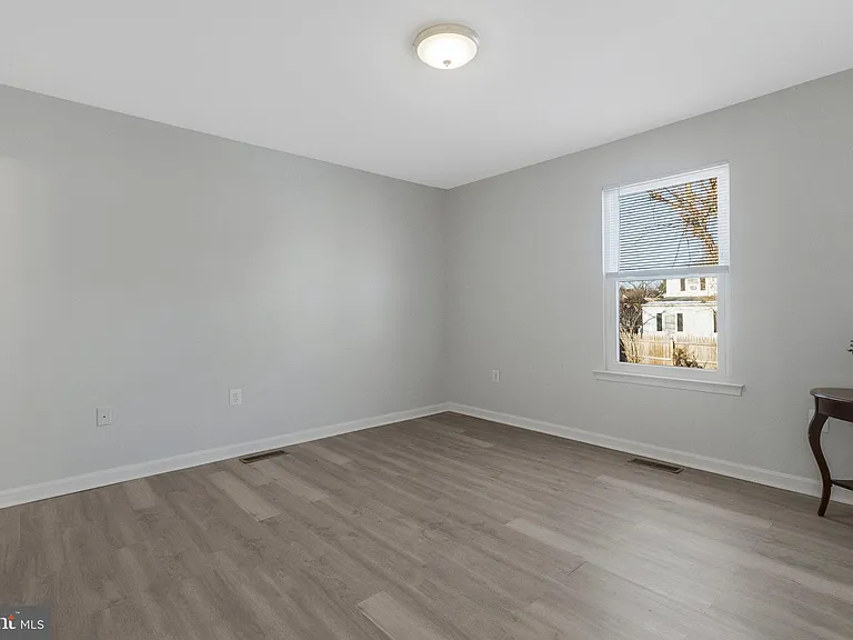 5004 Roanoke Pl — Photo 13
