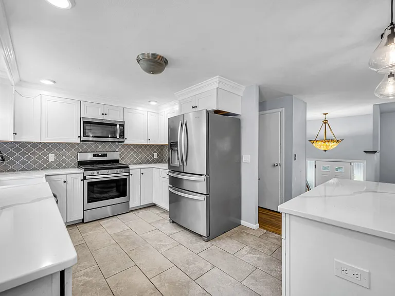 141 Cedar Rd — Photo 2