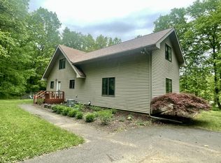 19490 Island Lake Rd, Chelsea, MI 48118