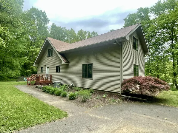 19490 Island Lake Rd, Chelsea, MI 48118