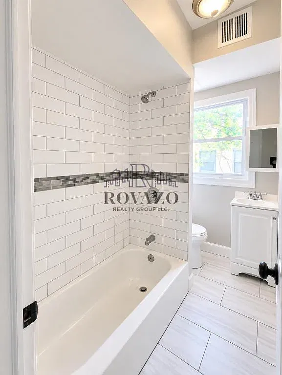 2 bed, 650 sqft, $1,800 — Photo 3