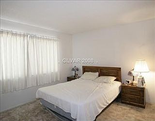 4th image of 4462 E Wyoming Ave