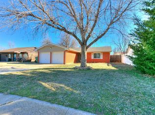 809 Ranchoak Dr, Yukon, OK 73099