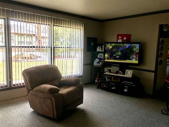 4th image of 3345 Tulip Dr