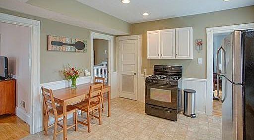 4th image of 25 Liberty Hill Ave #2