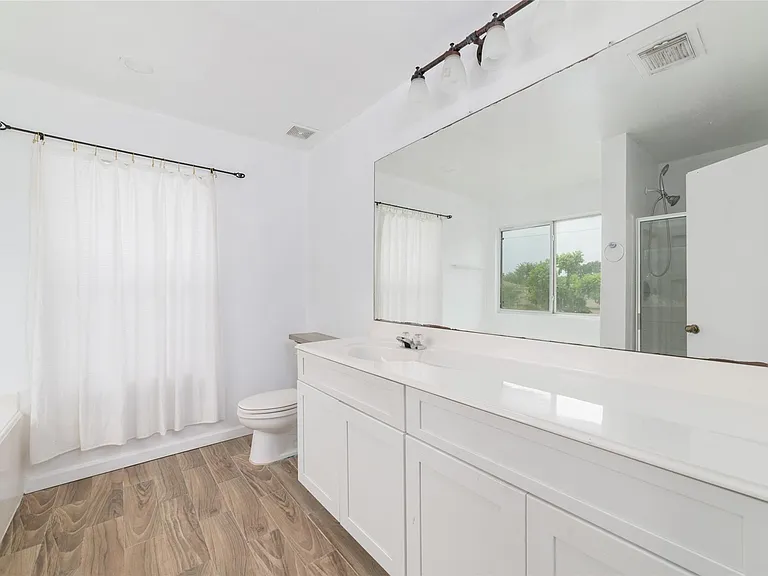 10106 Farrell Dr — Photo 16
