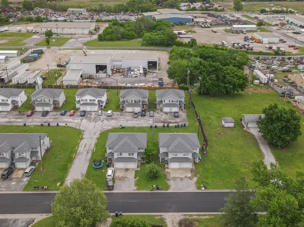 711-715 S Walker St, Webb City, MO 64870