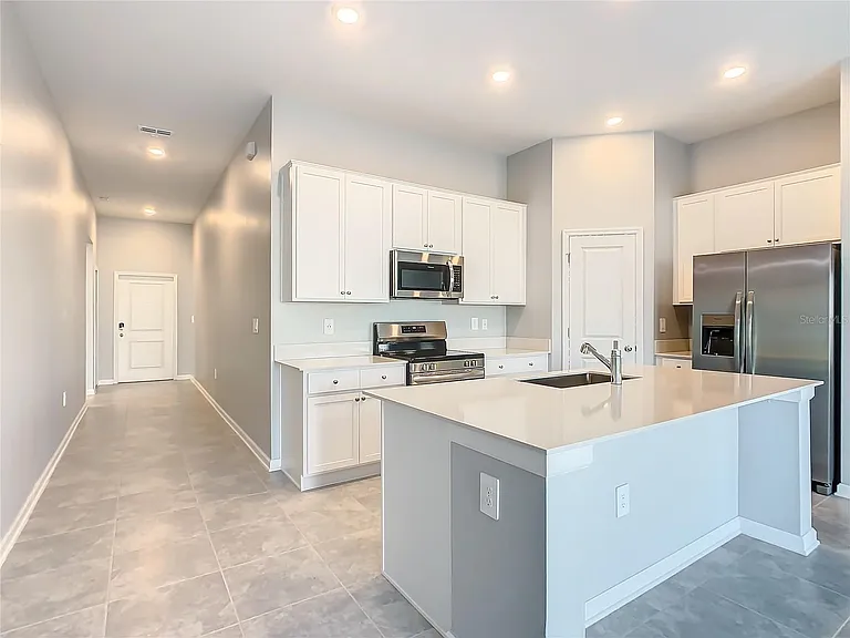 1033 Holden Way — Photo 9