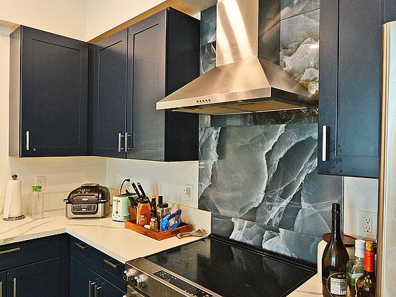 5th image of 8035 Sunrise Blvd #1