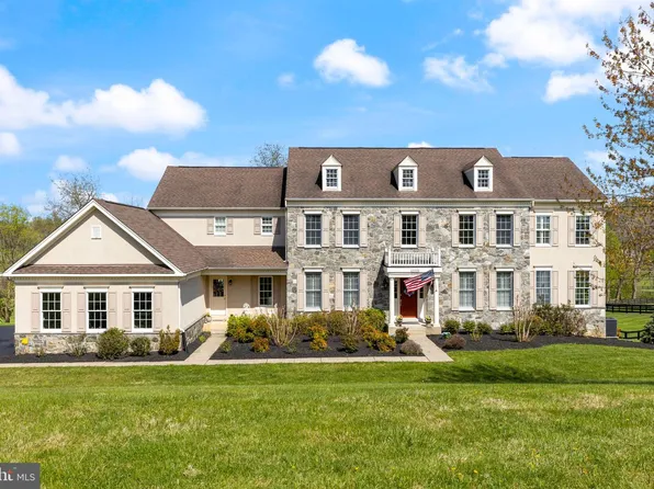 15058 Bankfield Dr, Waterford, VA 20197