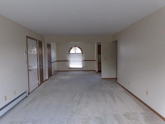 3rd image of 849 Auburn Hills Dr Unit 4