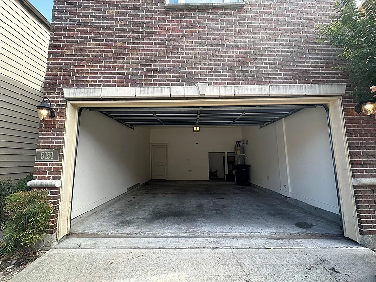 5151 Oasis Park — Photo 21