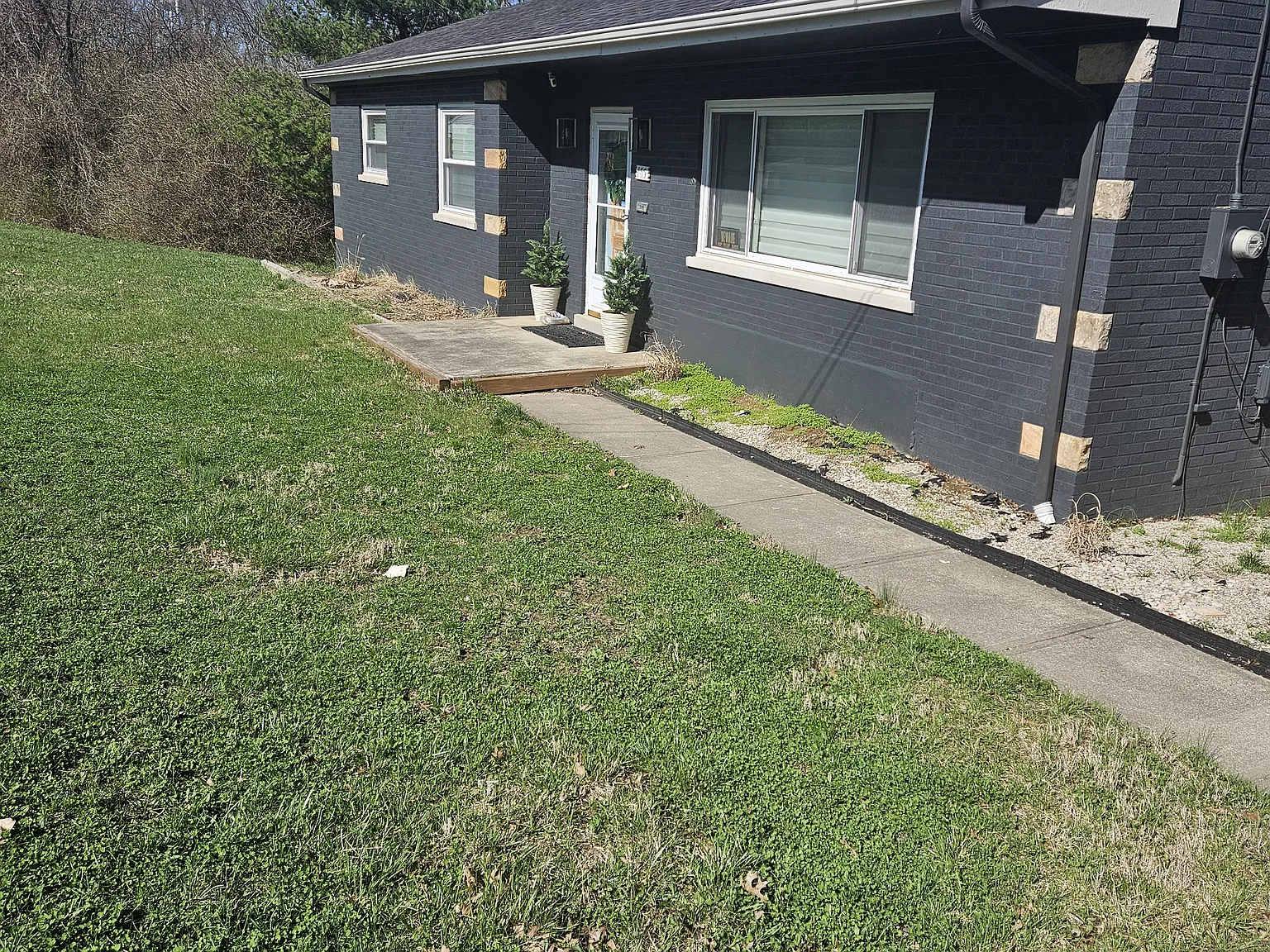 3 bed, 1300 sqft, $2,600 — Photo 1