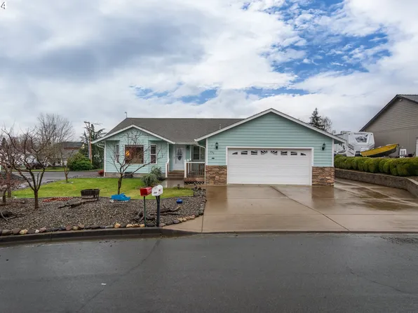 275 Summerwood St, Roseburg, OR 97471