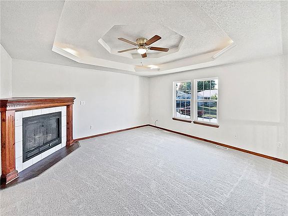 3rd image of 1821 N Ethan Ln