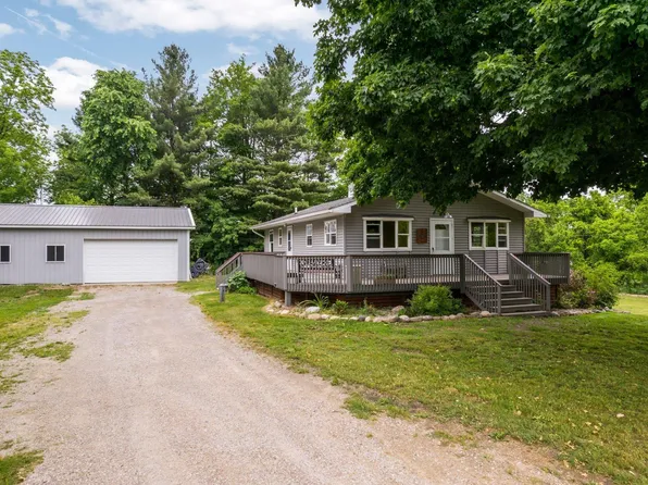 10950 Lyns Ct, Williamsburg, MI 49690