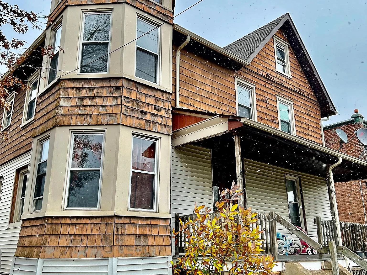 4 bed, 1924 sqft, $2,050 — Photo 1
